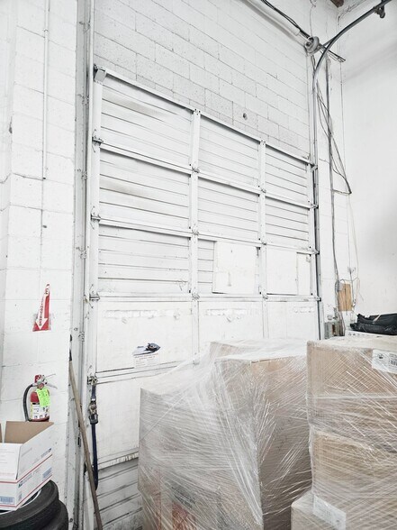 More Photos Of 32203 Castaic Rd, Castaic Freestanding For Lease