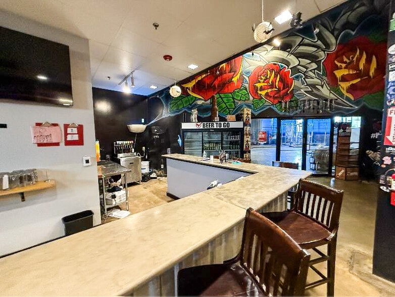 More Photos Of 2000 S Presa St, San Antonio Flex For Sale