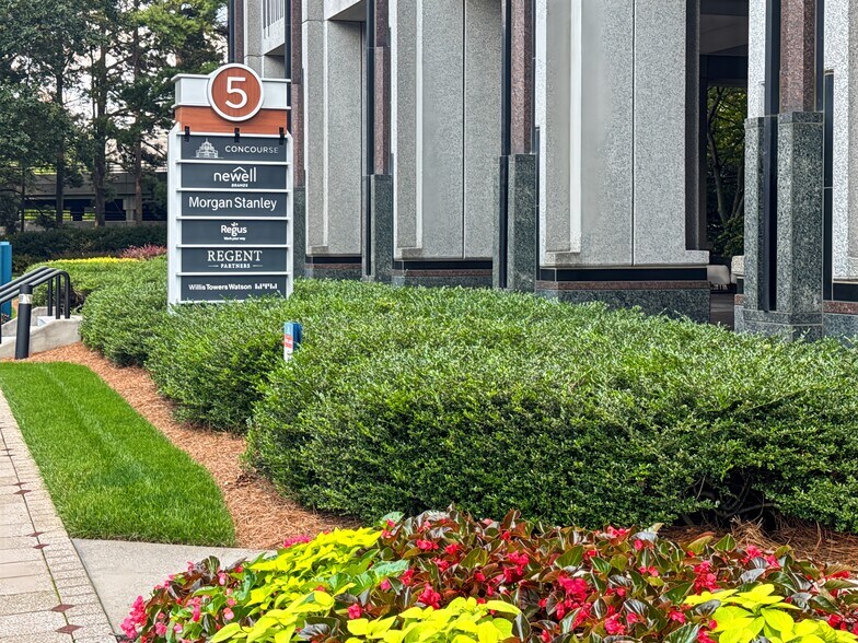 More Photos Of 5 Concourse Pky NE, Atlanta Coworking Space