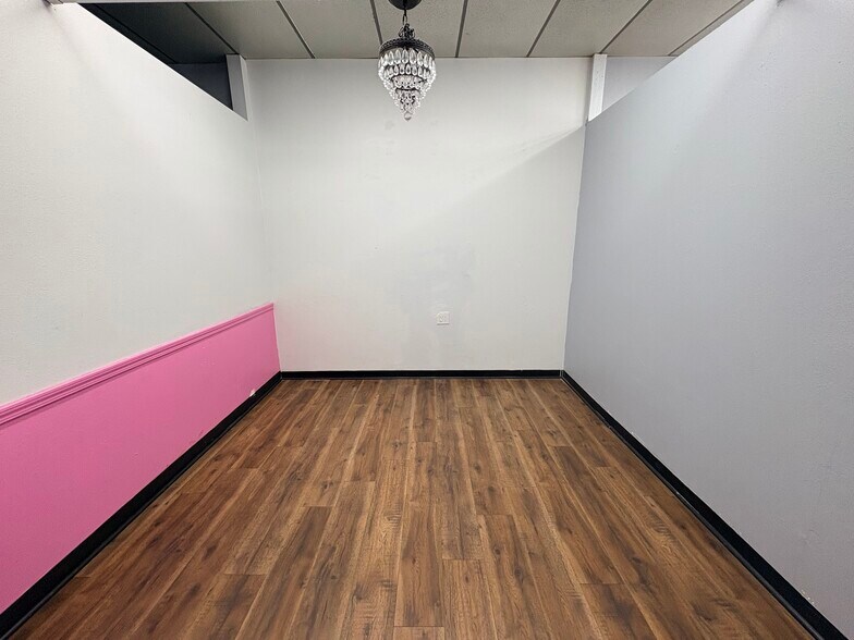 More Photos Of 2277 NW Military Hwy, San Antonio Unknown For Lease