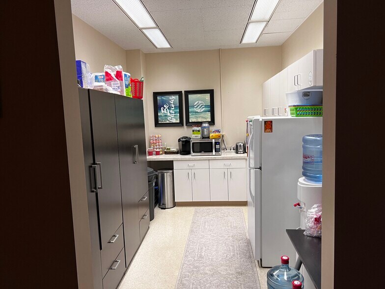 More Photos Of 219 E Maple St, Canton Office For Lease