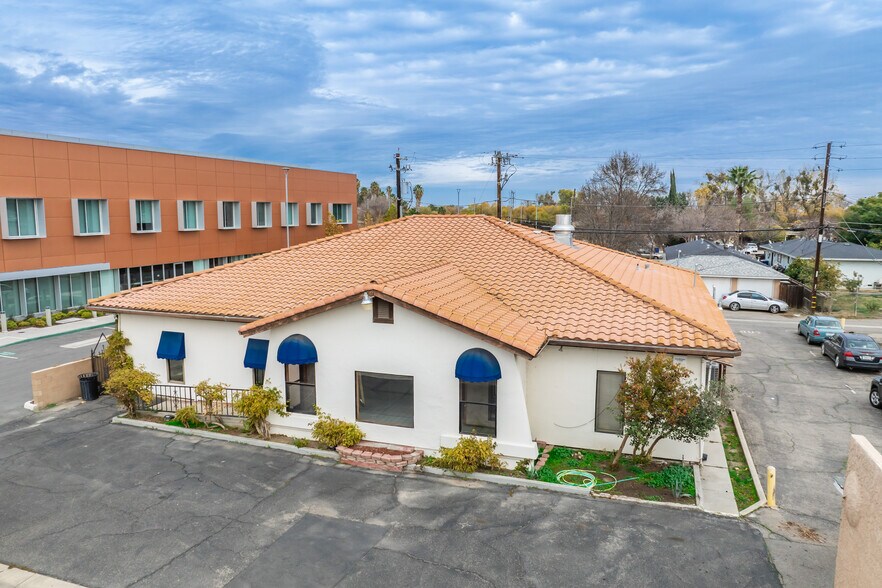 More Photos Of 927 O St, Firebaugh Healthcare For Sale