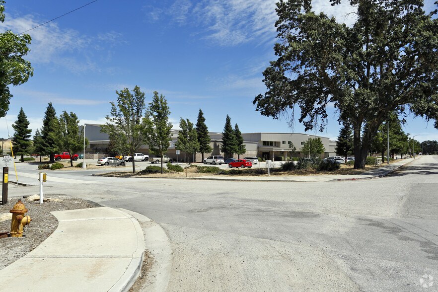 More Photos Of 1650 Ramada Dr, Paso Robles Manufacturing For Lease