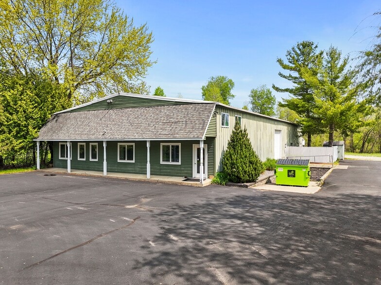 More Photos Of 9435 E Cherry Bend Rd, Traverse City Warehouse For Sale