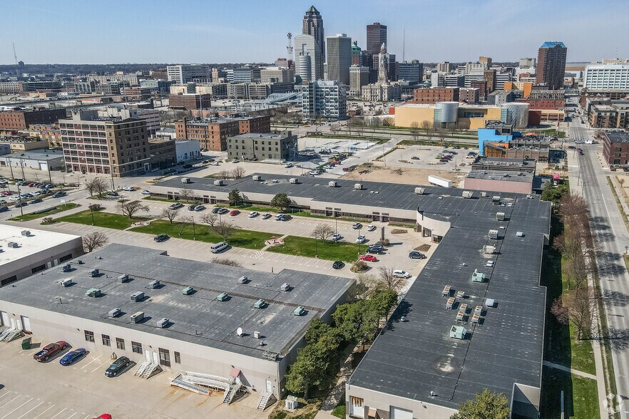 More Photos Of 405 SW 5th St, Des Moines Office For Lease