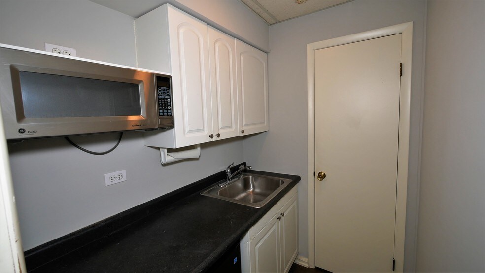 More Photos Of 175 N Washington St, Wheaton Office Residential For Sale