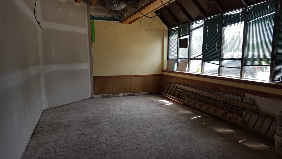 More Photos Of 1343 Central Ave, Colonie Restaurant For Sale