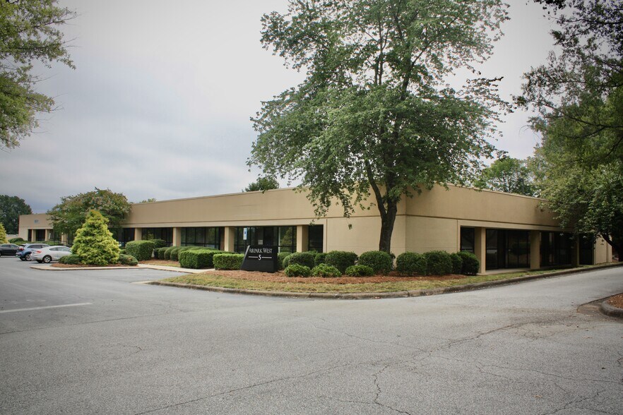 More Photos Of 7817 National Service Rd, Greensboro Office For Lease