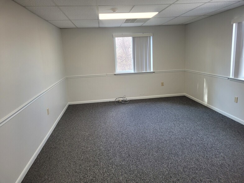 More Photos Of 8370 Veterans Hwy, Millersville Office For Lease