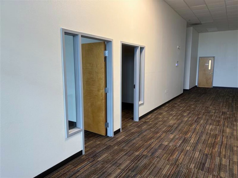 More Photos Of 7700 CF Jordan Dr, El Paso Warehouse For Lease