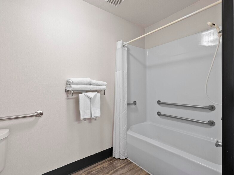 More Photos Of 815 E Hwy 89, Kanab Hotel For Sale
