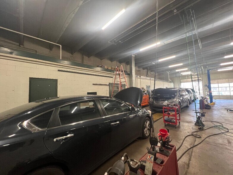 More Photos Of Harris Blvd, Charlotte Parking Garage For Sale