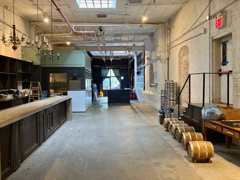 Primary Photo Of 49 Monroe St, New York Warehouse For Lease