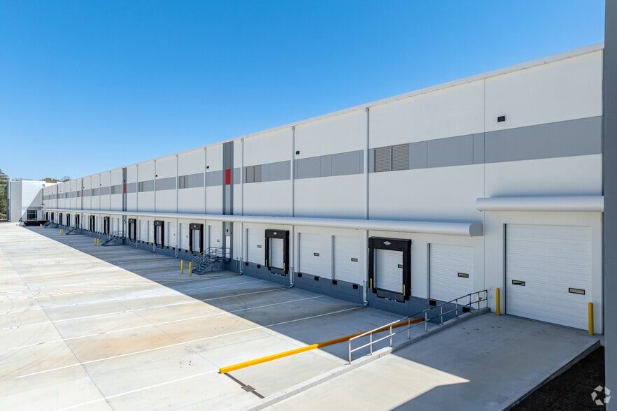 More Photos Of 1300 Whitewater Pl, Fairburn Warehouse For Lease