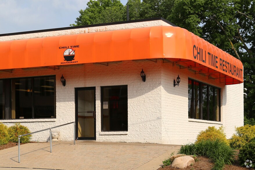 More Photos Of 4727 Vine St, Cincinnati Restaurant For Lease