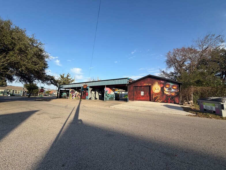 More Photos Of 4400 Canal st, Houston Carwash For Sale