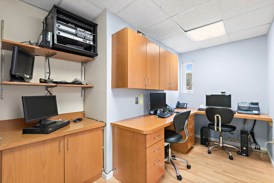 More Photos Of 197 S Washington Ave, Bergenfield Medical For Sale