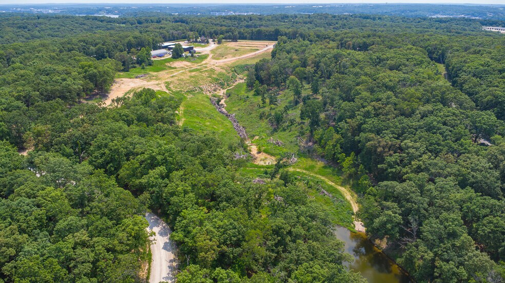 More Photos Of 100 Man Cave, Sunrise Beach Self Storage For Sale