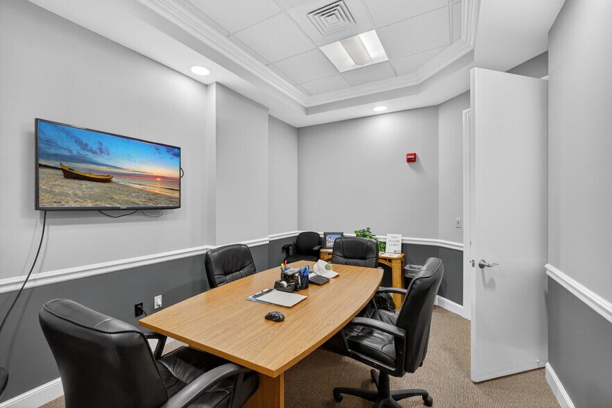 More Photos Of 641 University Blvd, Jupiter Medical For Sale