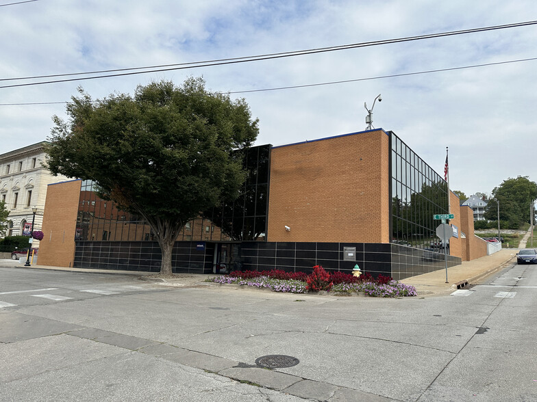 Primary Photo Of 123 E 3rd St, Ottumwa Office For Sale