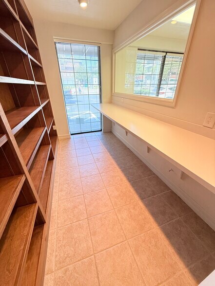 More Photos Of 305 SE 2nd Ave, Gainesville Office For Lease