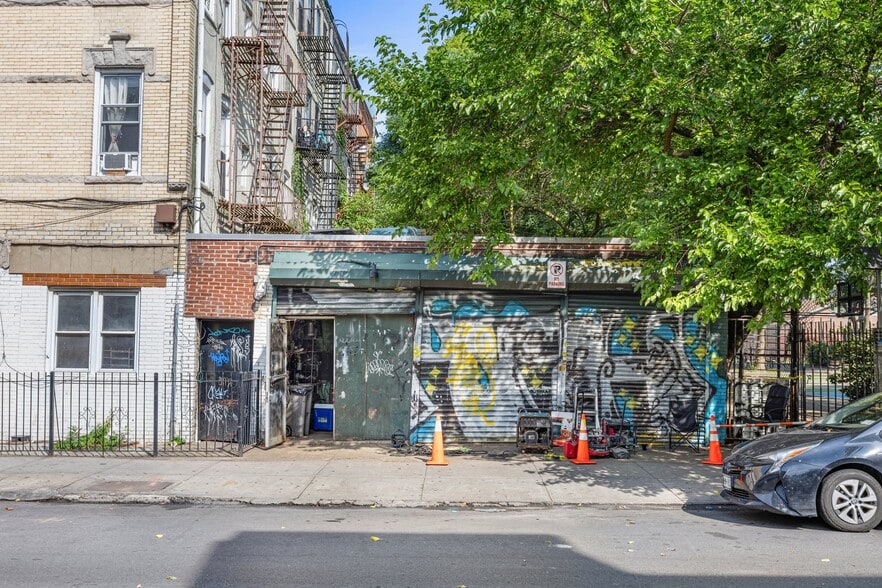 More Photos Of 657 Knickerbocker Ave, Brooklyn Apartments For Sale