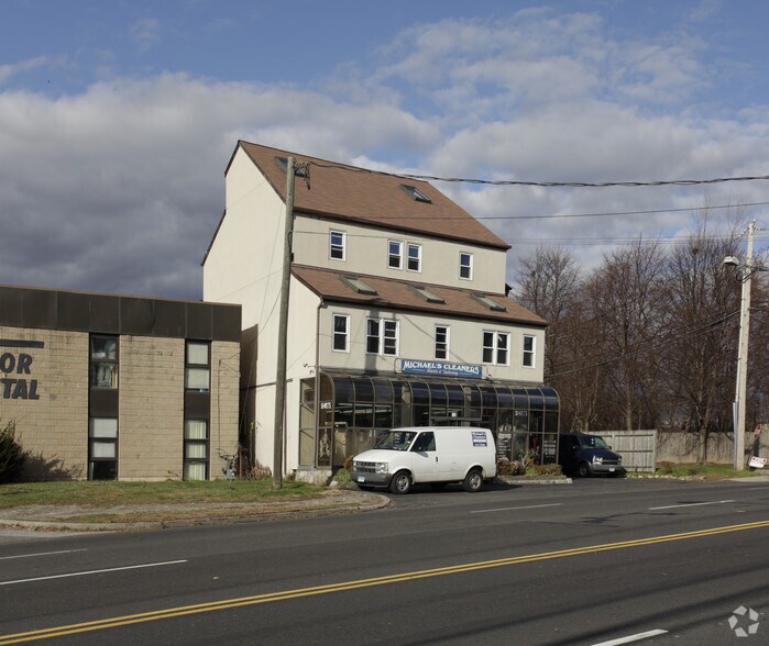 Primary Photo Of 558 Connecticut Ave, Norwalk Storefront Retail Residential For Sale
