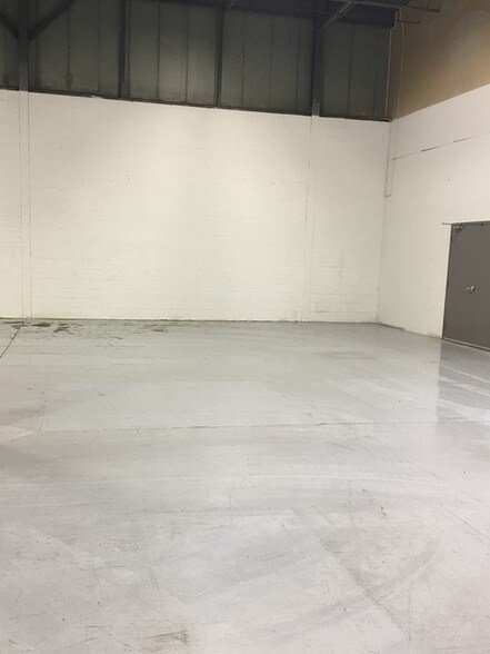 More Photos Of 30 Hook Mountain Rd, Pine Brook Warehouse For Lease