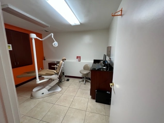 More Photos Of 1125 E 17th St, Santa Ana Unknown For Lease