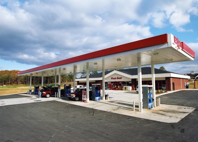 More Photos Of 5698-5702 Highway 20, Cartersville Service Station For Lease