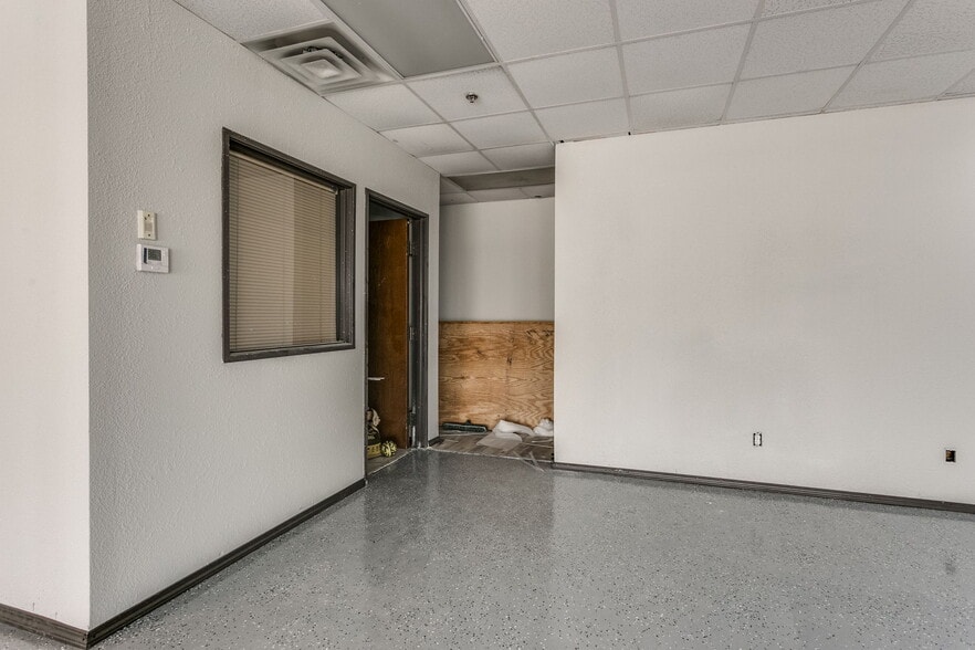 More Photos Of 3500 NW 39th St, Oklahoma City Office For Sale