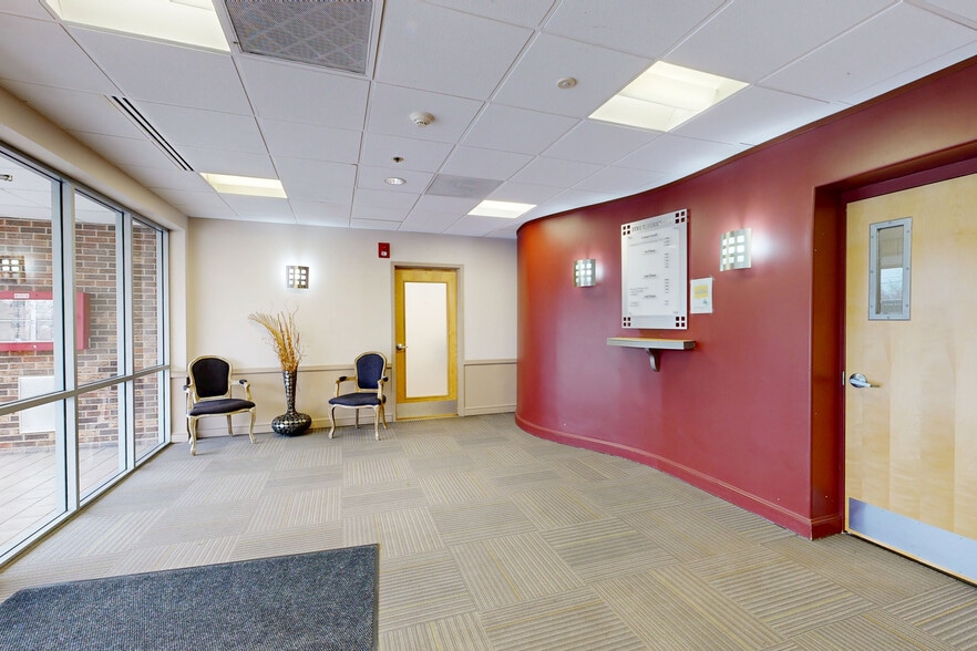 More Photos Of 5 Cherry Hill Dr, Danvers Medical For Lease