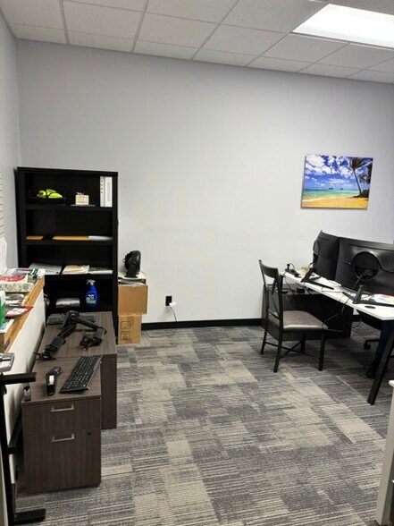 More Photos Of 13315 B St, Omaha Warehouse For Lease