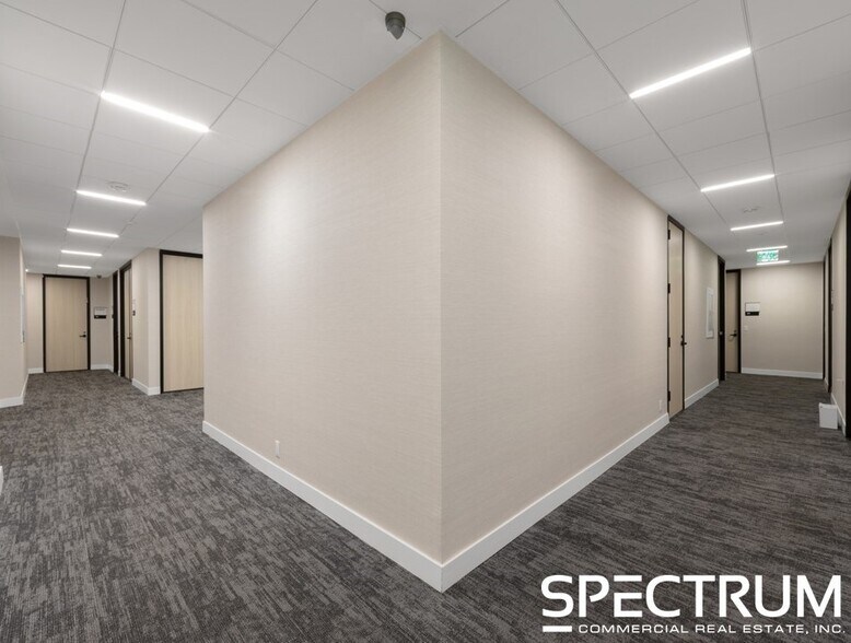 More Photos Of 16861 Ventura Blvd, Encino Office For Sale