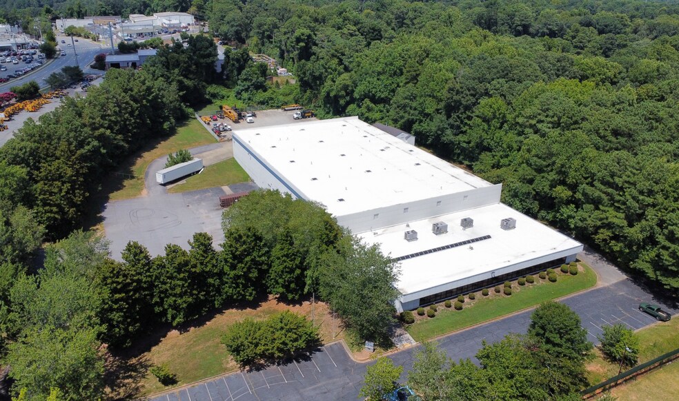 More Photos Of 1300 Gresham Rd, Marietta Distribution For Lease