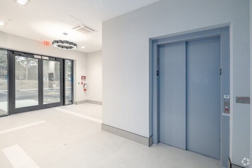 More Photos Of 41 Kent Rd, Howell Office For Lease