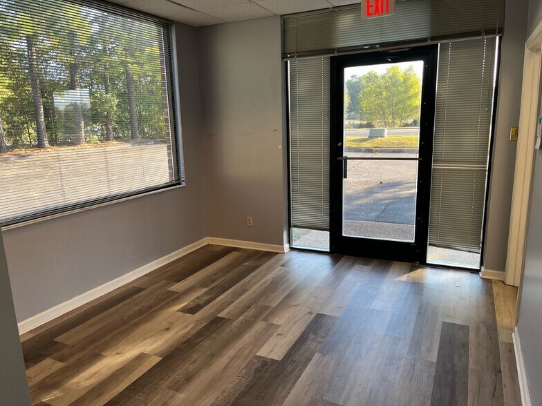 More Photos Of 3525 Ridge Meadow Pky, Memphis Office For Lease