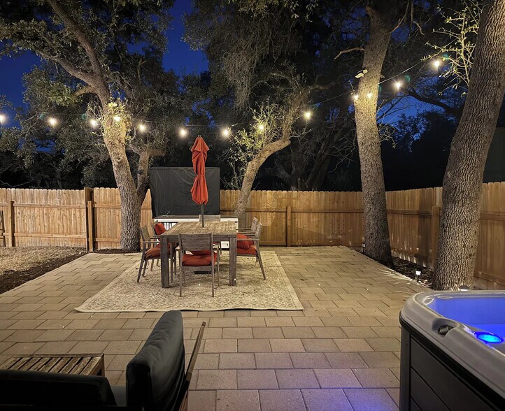 More Photos Of 11605 Fitzhugh Rd, Austin Office Residential For Sale