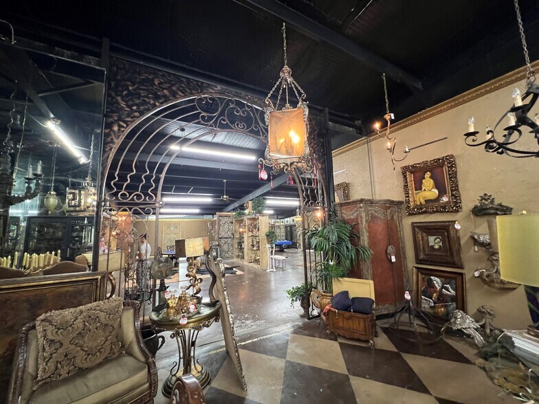 More Photos Of 2007 Us-90-alt, Missouri City Light Manufacturing For Sale