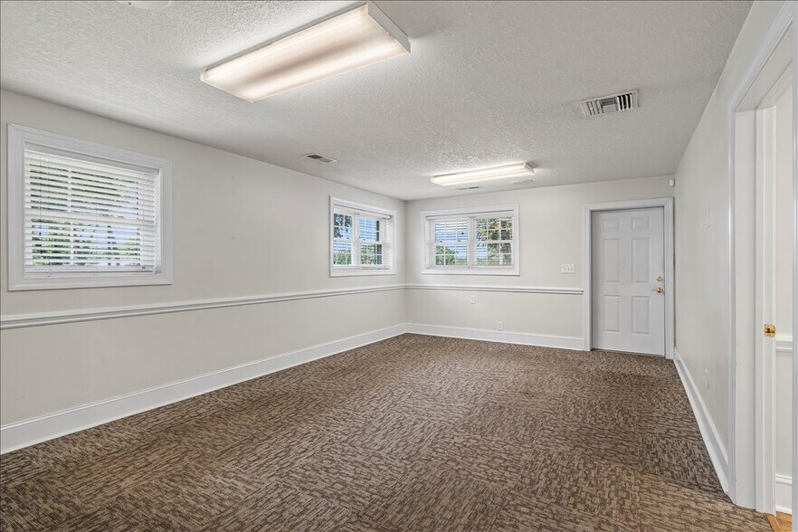 More Photos Of 492 W Main St, Forest City Freestanding For Sale