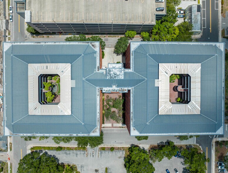 More Photos Of 1800 2nd St, Sarasota Office Residential For Lease