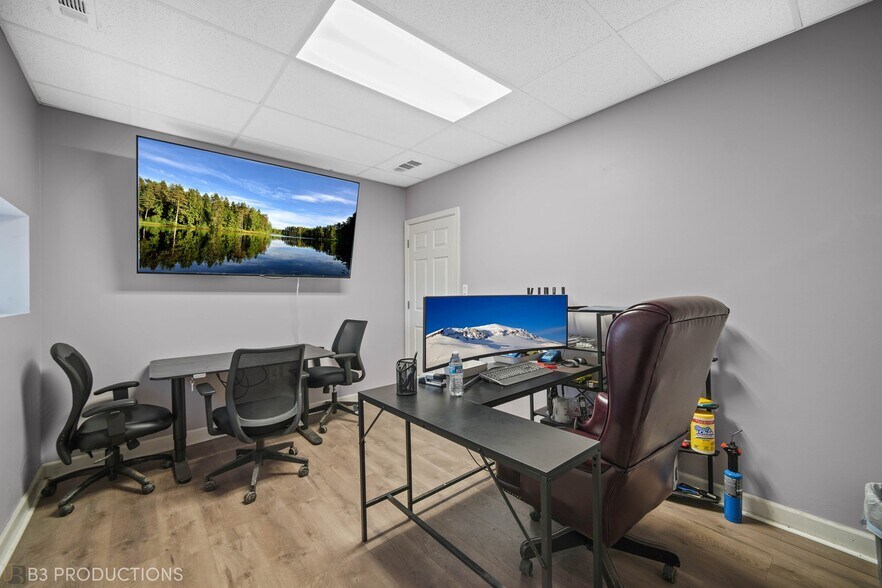 More Photos Of 1787 E Joe Orr Rd, Lynwood Warehouse For Sale