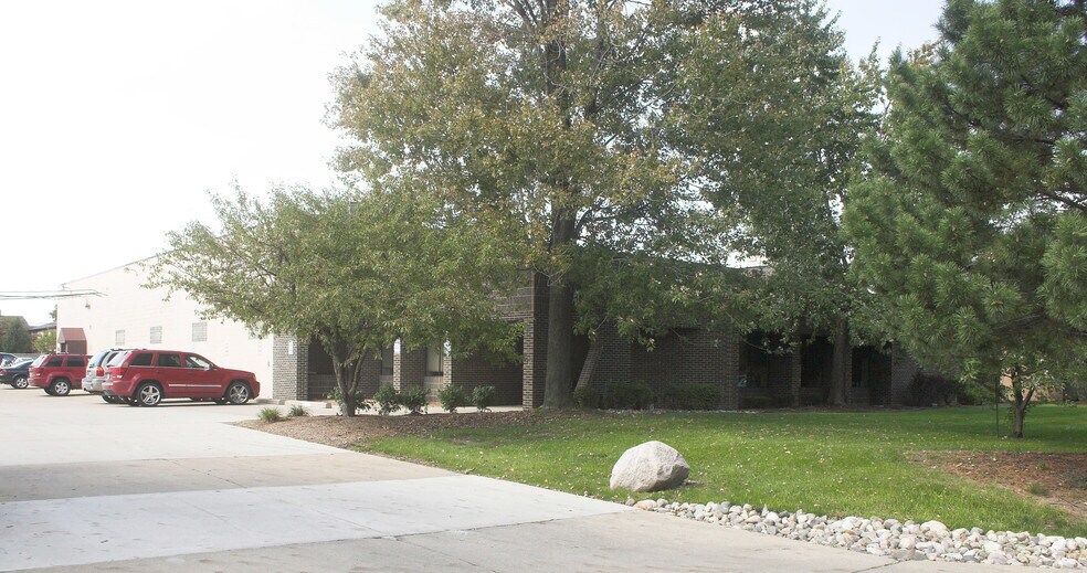 More Photos Of 31701 Research Park Dr, Madison Heights Distribution For Lease