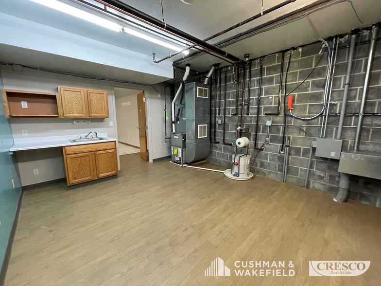 More Photos Of 19601-19621 Puritas Rd, Cleveland Unknown For Lease