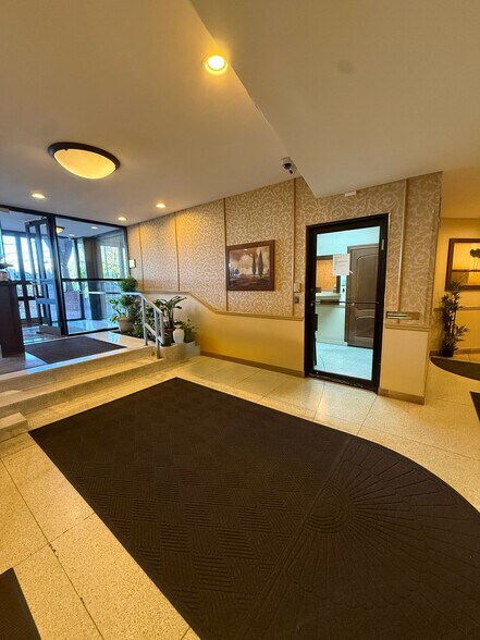 More Photos Of 7840 164th St, Fresh Meadows Apartments For Lease