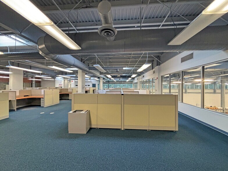 More Photos Of 220 Hackett Hill Rd, Manchester Light Manufacturing For Lease