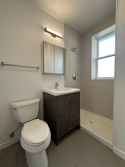 More Photos Of 6100-6104 N Paulina, Chicago Apartments For Sale