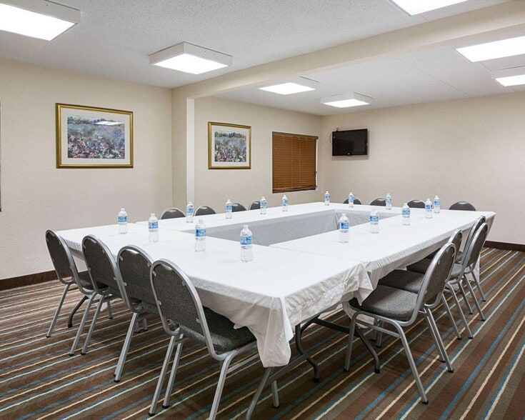 More Photos Of 6363 Oxon Hill Rd, Oxon Hill Hotel For Sale