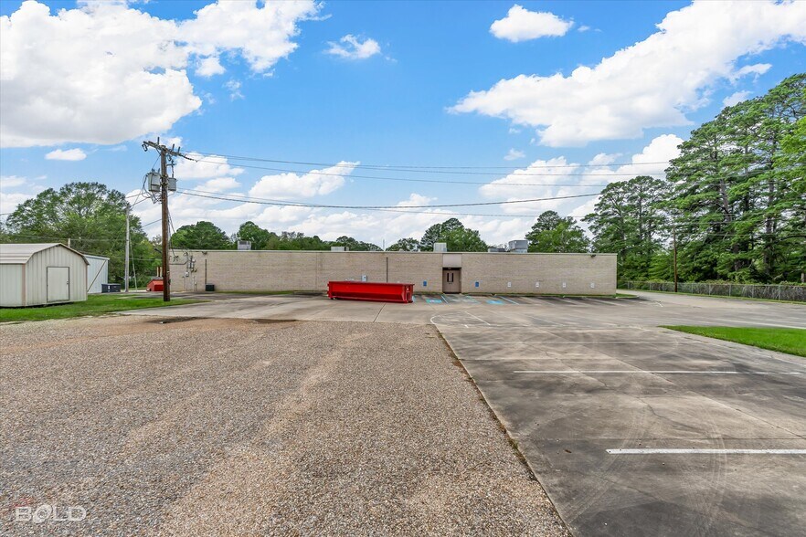 More Photos Of 523 Oxford Rd, Mansfield Office For Sale