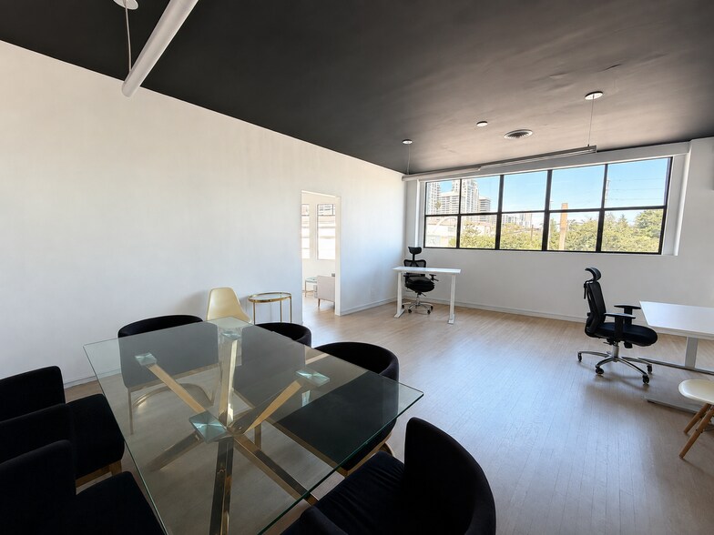 More Photos Of 1301-1307 Westwood Blvd, Los Angeles Restaurant For Lease